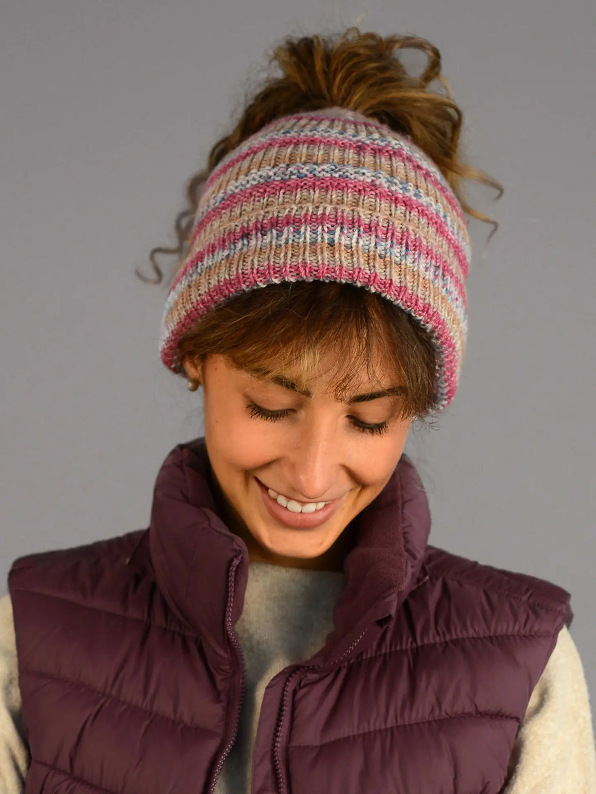 Knitting Kit Ponytail Beanie (beige-burgundy-graphite-white-royal-red-camel)