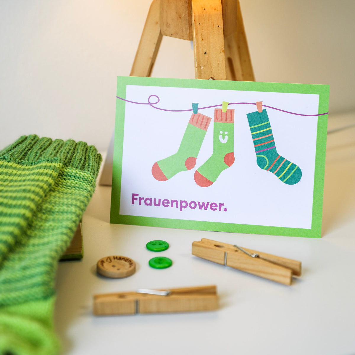 Frauenpower-Karte-Aktion-Grüne-Sock