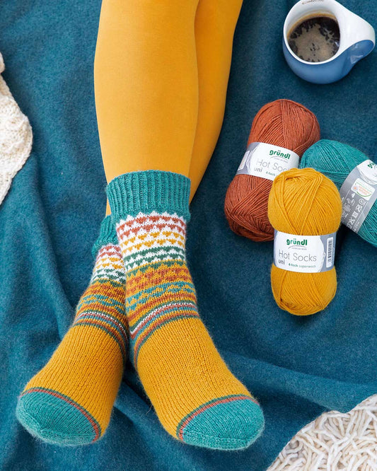 Socken mit Einstrickmuster